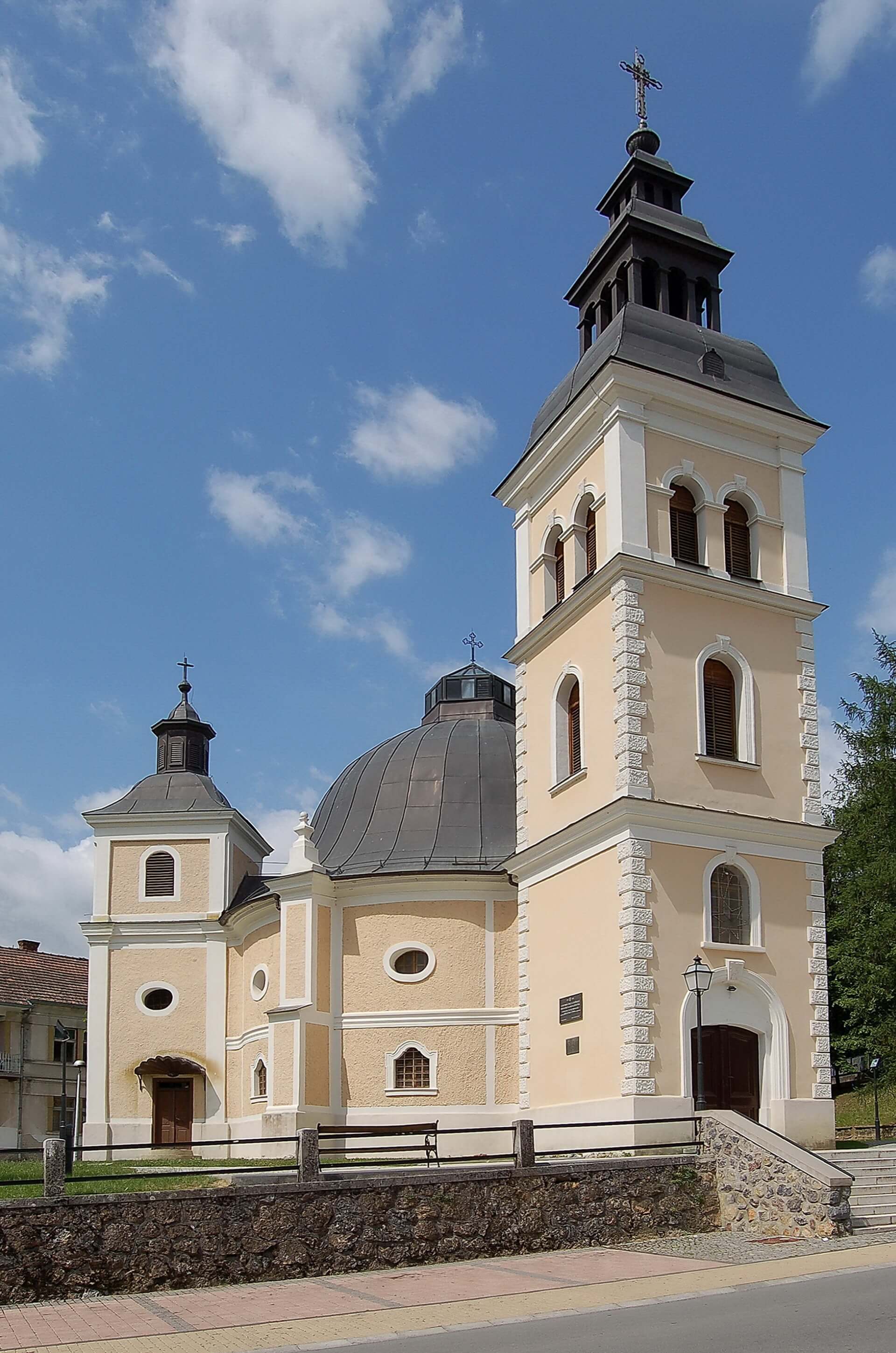 Copy_of_Katolička_crkva_Daruvar.jpg